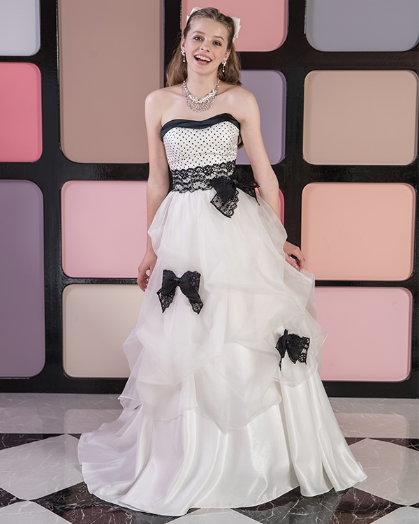 二次会ドレスはネットで簡単レンタル「レントアキューティー」｜IND